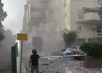 Ataques con cohetes a Israel: ciudadano extranjero herido