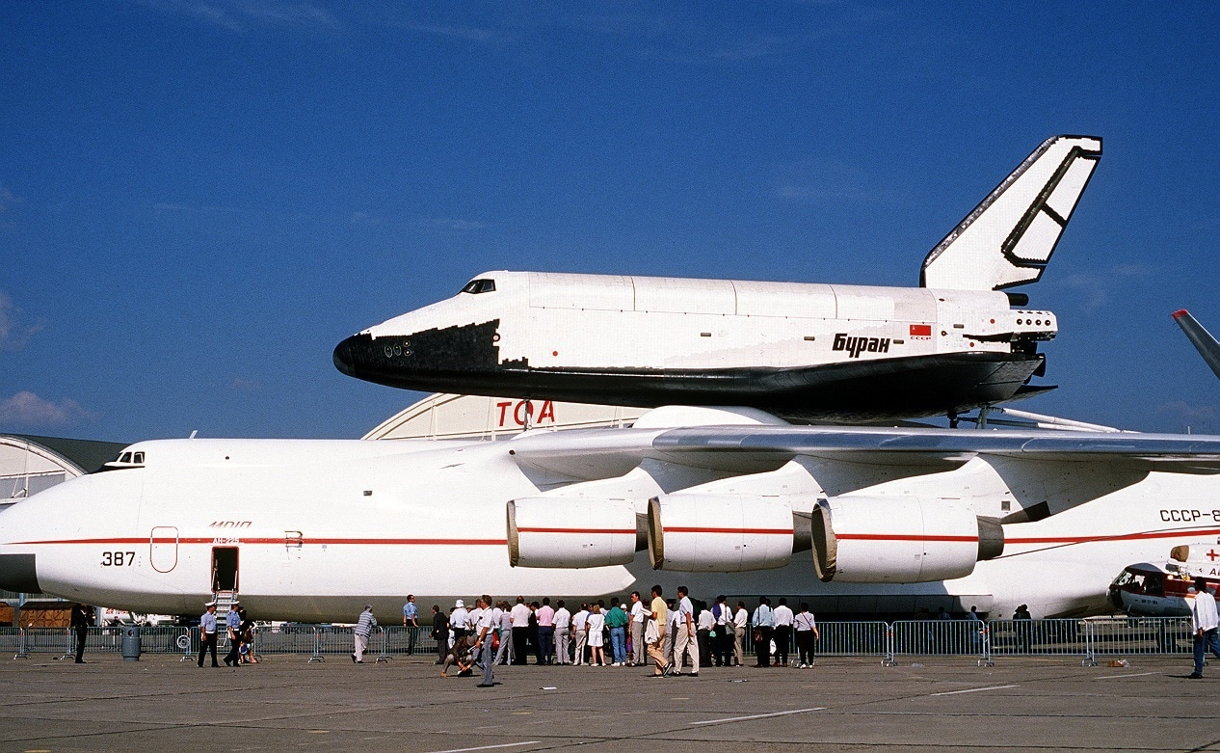 Buran war Russlands Versuch, während des Kalten Krieges mit dem erfolgreichen amerikanischen Space Shuttle zu konkurrieren.
