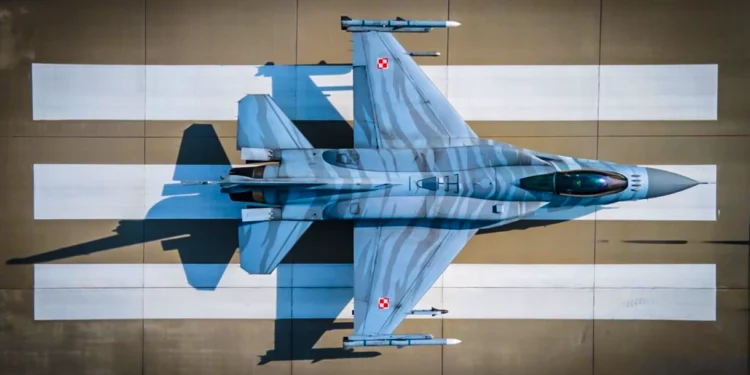 Pilotos ucranianos han comenzado su entrenamiento con cazas F-16 en Polonia