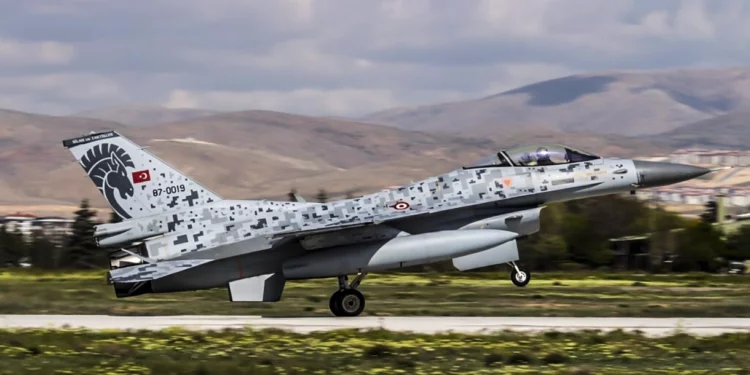 La Fuerza Aérea de Turquía comienza a recibir sus primeros F-16 modernizados localmente
