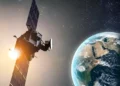 Raytheon y Lockheed: Duelo por el control de satélites en la Fuerza Espacial