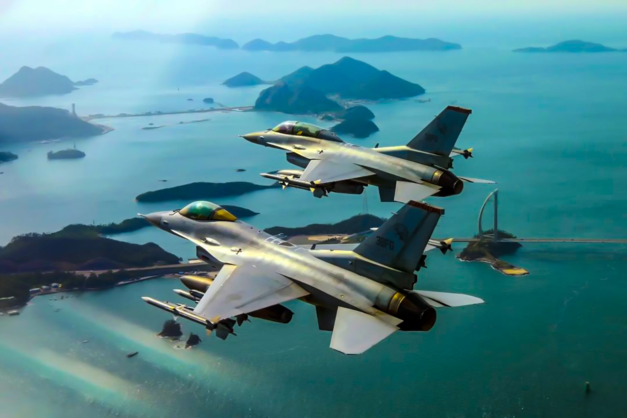 Accidente de F-16 en Corea del Sur: Caza se estrella sin víctimas fatales