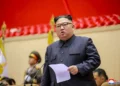 Kim Jong Un supervisa el desarrollo de un satélite espía militar