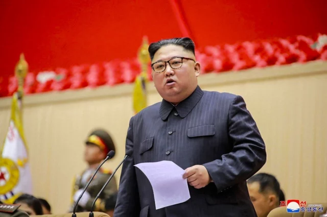 Kim Jong Un supervisa el desarrollo de un satélite espía militar