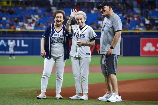 Superviviente del Holocausto hizo el primer lanzamiento en el partido Yankees-Rays