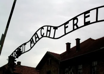Museo de Auschwitz critica uso de sus imágenes por partido polaco