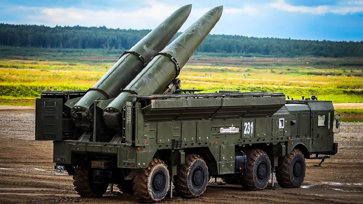 Traffic accident reveals Russian Iskander missile in action