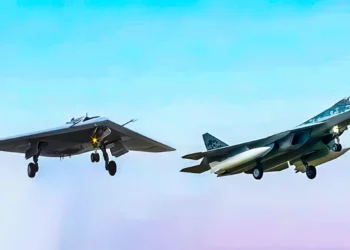 Rusia impulsa su poder aéreo con el Su-57 Felon y drones S-70