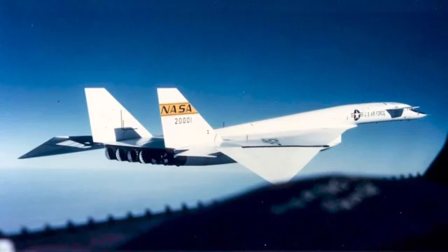 El legendario XB-70: el caza que desafió los límites de la guerra