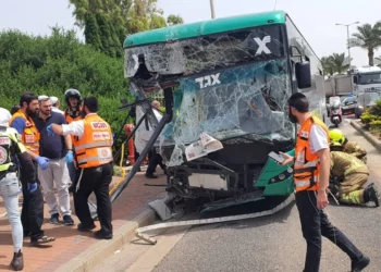 Trece heridos en un accidente de autobús en Haifa