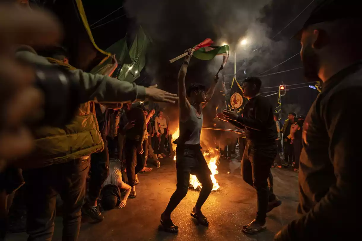 Habitantes de Gaza celebran el anuncio de alto el fuego