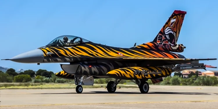 Turquía moderniza sus cazas F-16 y disminuye su dependencia de importaciones