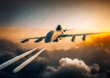 Guerra de drones en cielos ucranianos: Un UAV ruso enfrenta a uno ucraniano