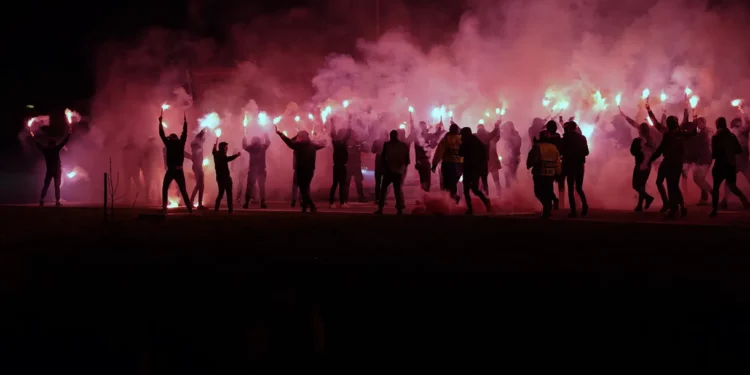 150 hinchas holandeses detenidos por cánticos antisemitas