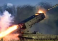 TOS-1A: El lanzacohetes ruso que está devastando Ucrania