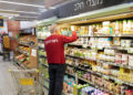 Subida de precios en productos lácteos en Israel afecta a consumidores