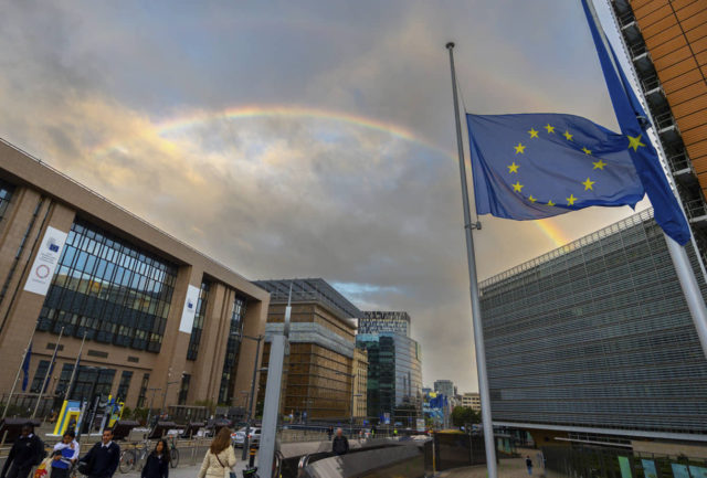 La Unión Europea impone una multa de $1.300 millones a Meta