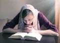 Joven drusa, Mira Husaisi, triunfa en concurso bíblico de Jerusalén