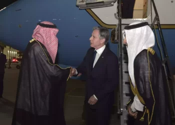 ¿Normalización en la agenda? Blinken se reúne con el príncipe heredero saudí
