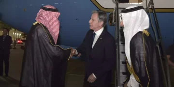 ¿Normalización en la agenda? Blinken se reúne con el príncipe heredero saudí