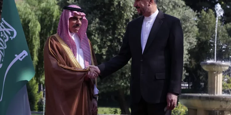 El ministro de Asuntos Exteriores saudí llega a Teherán