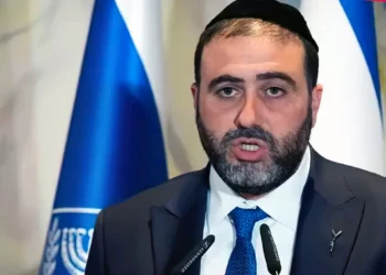 El ministro israelí en Marruecos recita una oración por el rey