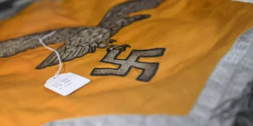 Uruguay fundirá y transformará un águila nazi de bronce en una paloma de la paz