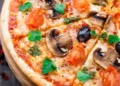 Pizzería kosher revoluciona el sector con propuestas veganas