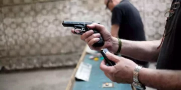Estudiantes de yeshivat hesder serán elegibles para licencias de armas