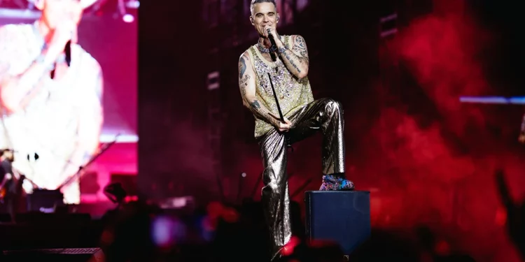 Robbie Williams deleita a Israel con un concierto estelar en Tel Aviv