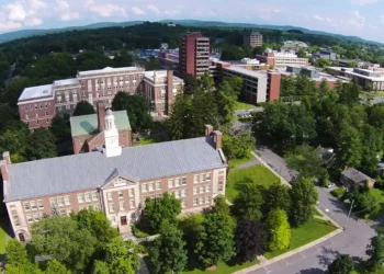 EE.UU. investiga a universidad de Nueva York por antisemitismo