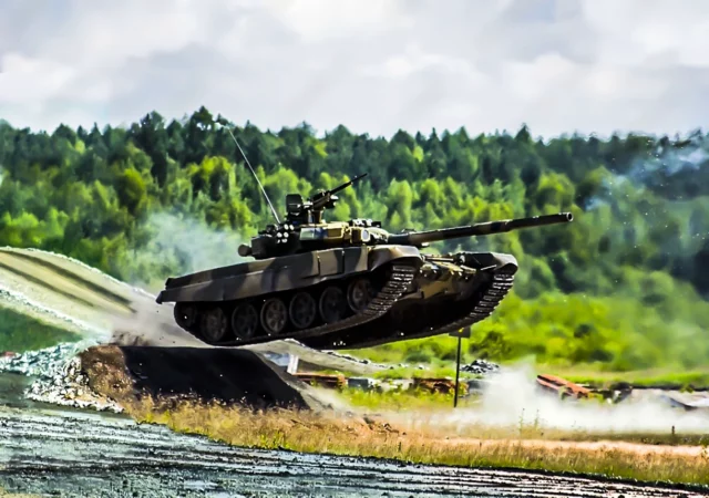 <p>Nuevas imágenes revelan la destrucción de un tanque ruso T-90M en Ucrania</p>