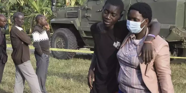 Grupo musulmán asociado al Estado Islámico asesina a 37 niños en una escuela de Uganda