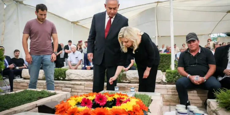 Carta amenazante a Netanyahu en tumba de su hermano Yoni