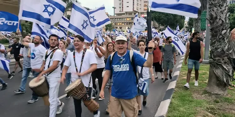 Marcha en Tel Aviv insta a la renovación del sistema judicial