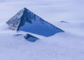 La “Pirámide” que emergió en la Antártida genera especulaciones