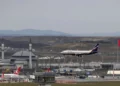 Nueve israelíes detenidos al aterrizar en Turquía por acoso sexual a una azafata