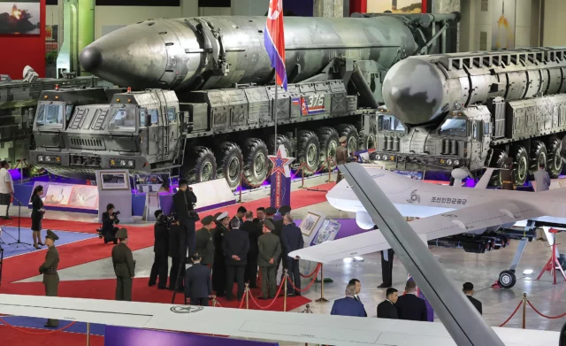 Corea del Norte presenta drones iguales al MQ-9 en feria militar
