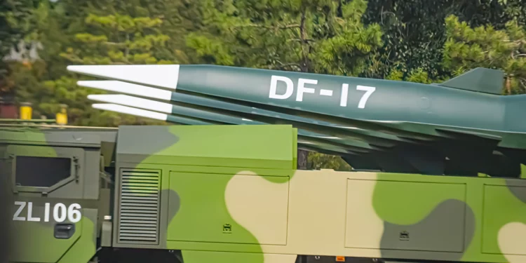 Misiles hipersónicos DF-17 cerca de Taiwán despliega China