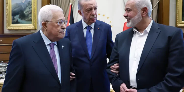 Erdogan recibe a líderes de Hamás y Fatah: Haniyé y Abbas