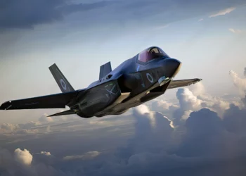 El F-35 puede destruir una flota de cazas en el cielo
