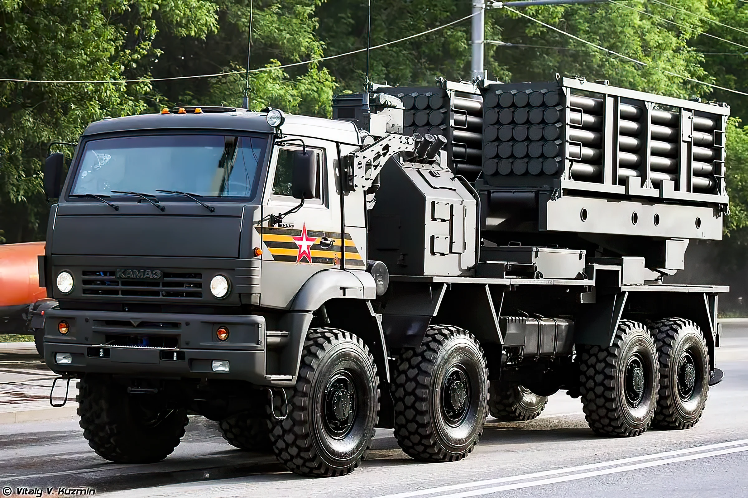 ISDM Zemledeliye: The Russian military truck with mine tubes