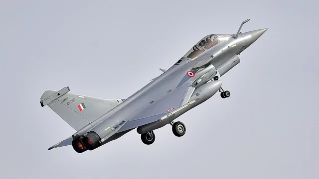 El Rafale pierde su aura de invulnerabilidad: J-10C derriba su futuro comercial