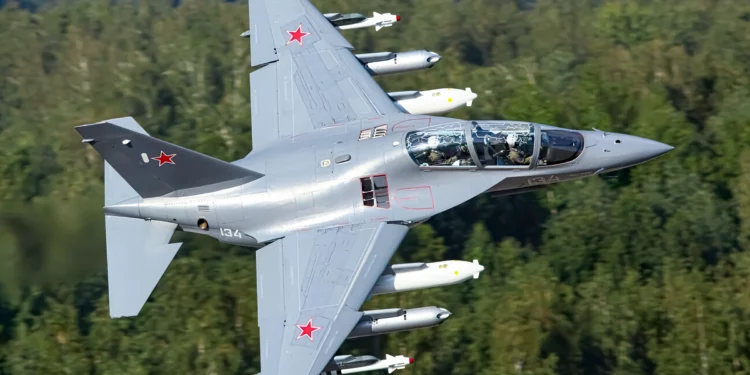 Yak-130: Rusia adapta al avión de entrenamiento para el ataque