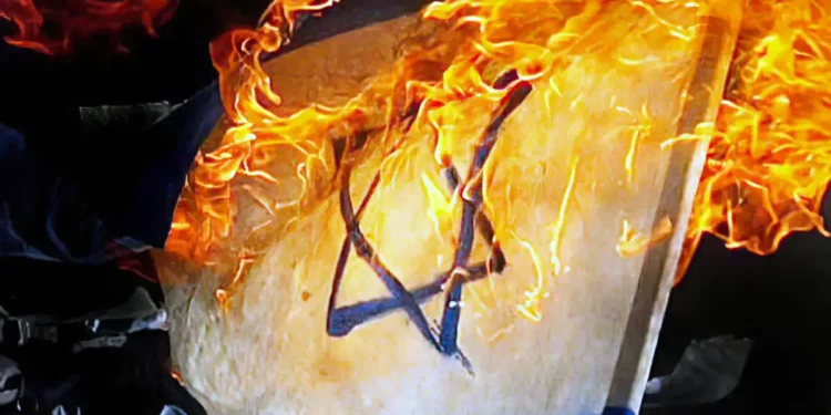 Suecia aprueba quema de la Torá en ante la embajada israelí