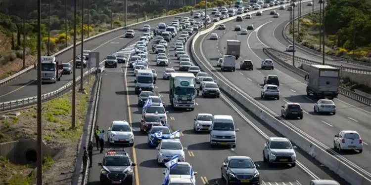 Por funeral de ministro palestino cierran carretera a judíos