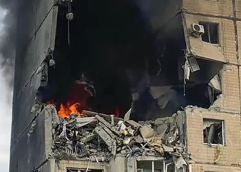 Rusia ataca ciudad natal de Zelensky: 4 muertos