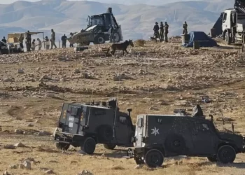 Policía destruye memorial de víctima del terrorismo