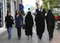 Irán cierra gigante del e-commerce por fotos de empleadas sin velo