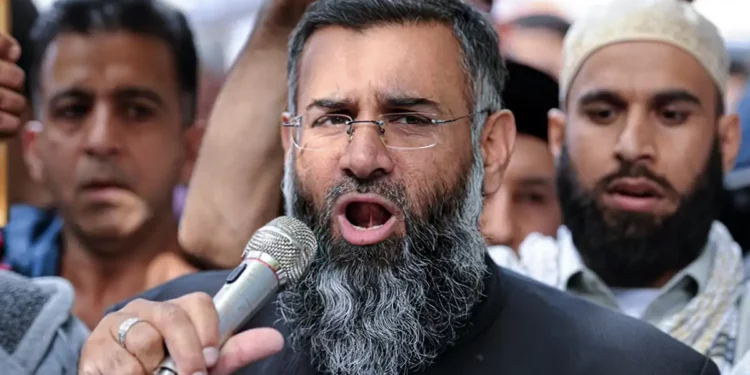 Reino Unido mantiene en prisión preventiva a predicador islamista acusado de terrorismo